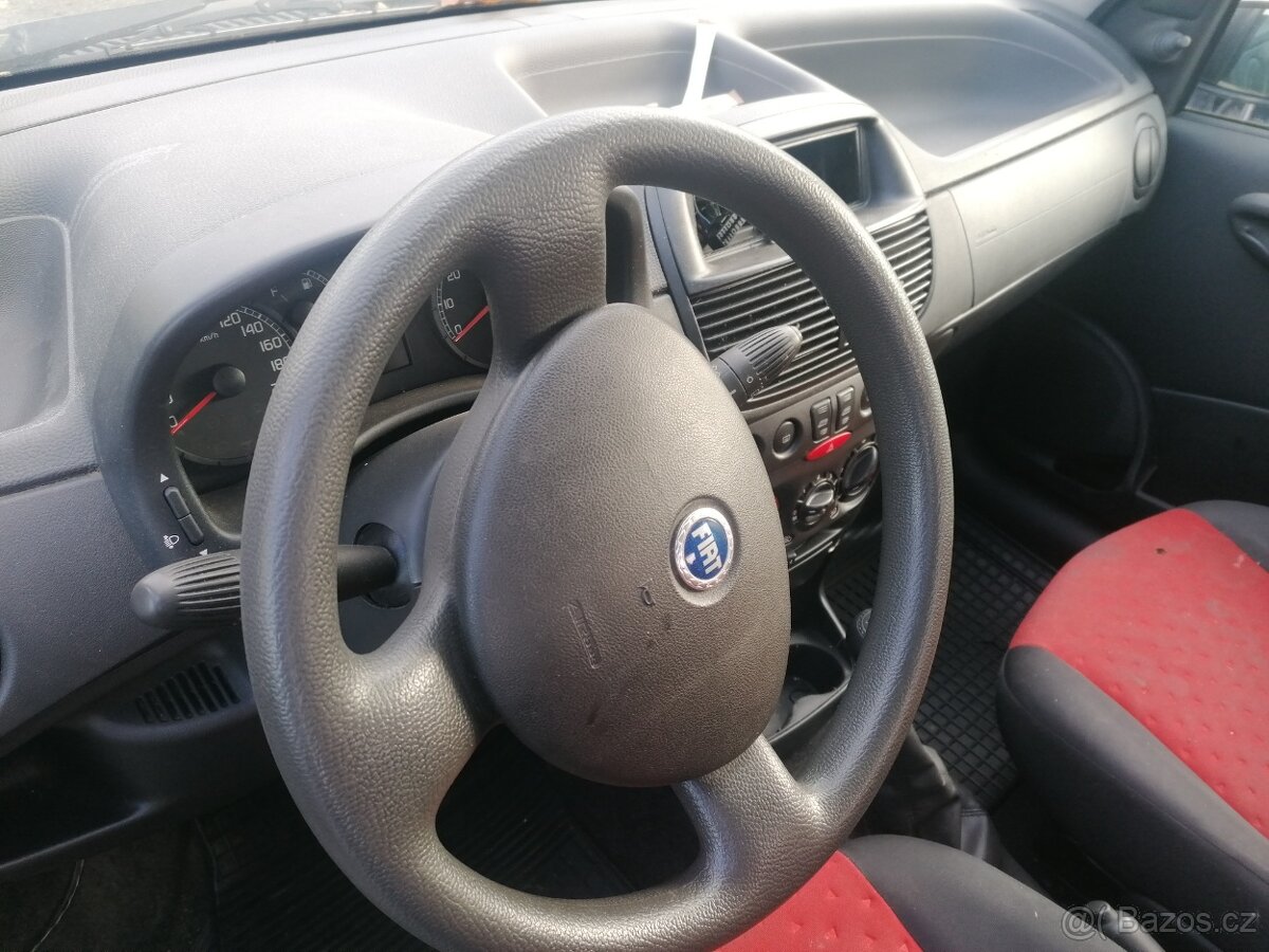 Fiat Punto, r.v. 2005, 1.2i - 4