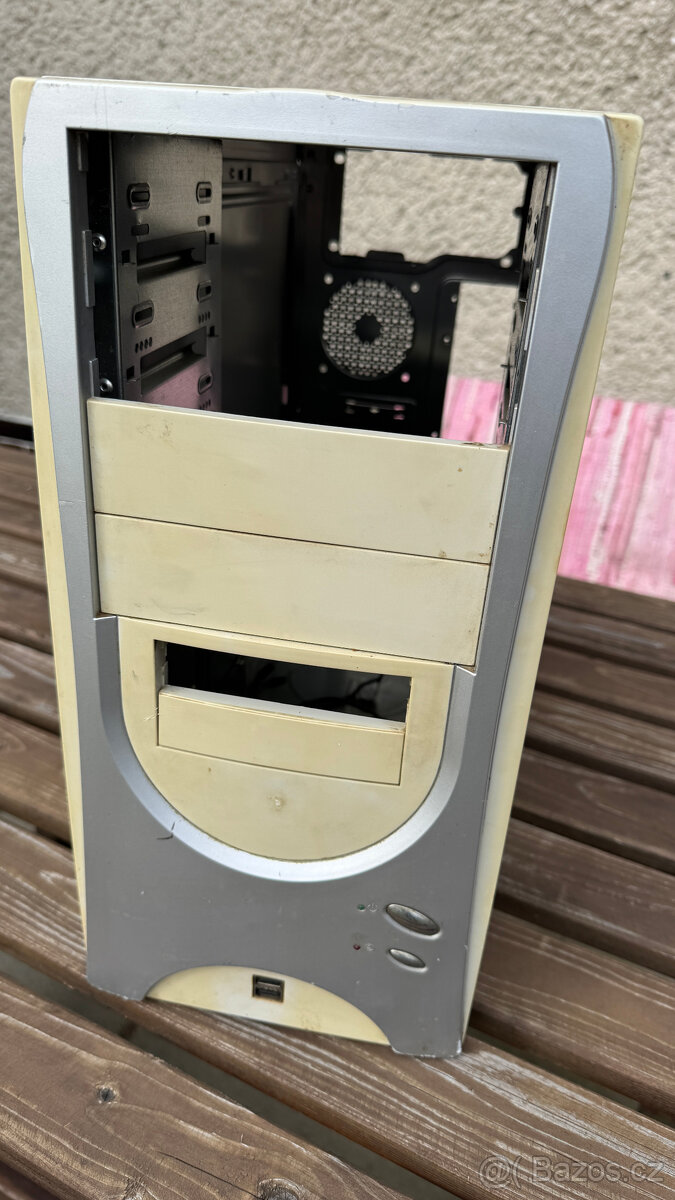 Prodám starší počítačovou skříň (ATX) 006 - 4