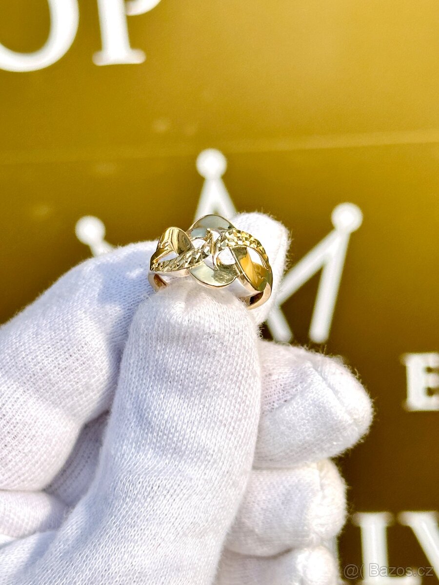Zlatý prsten 2,72g - 4