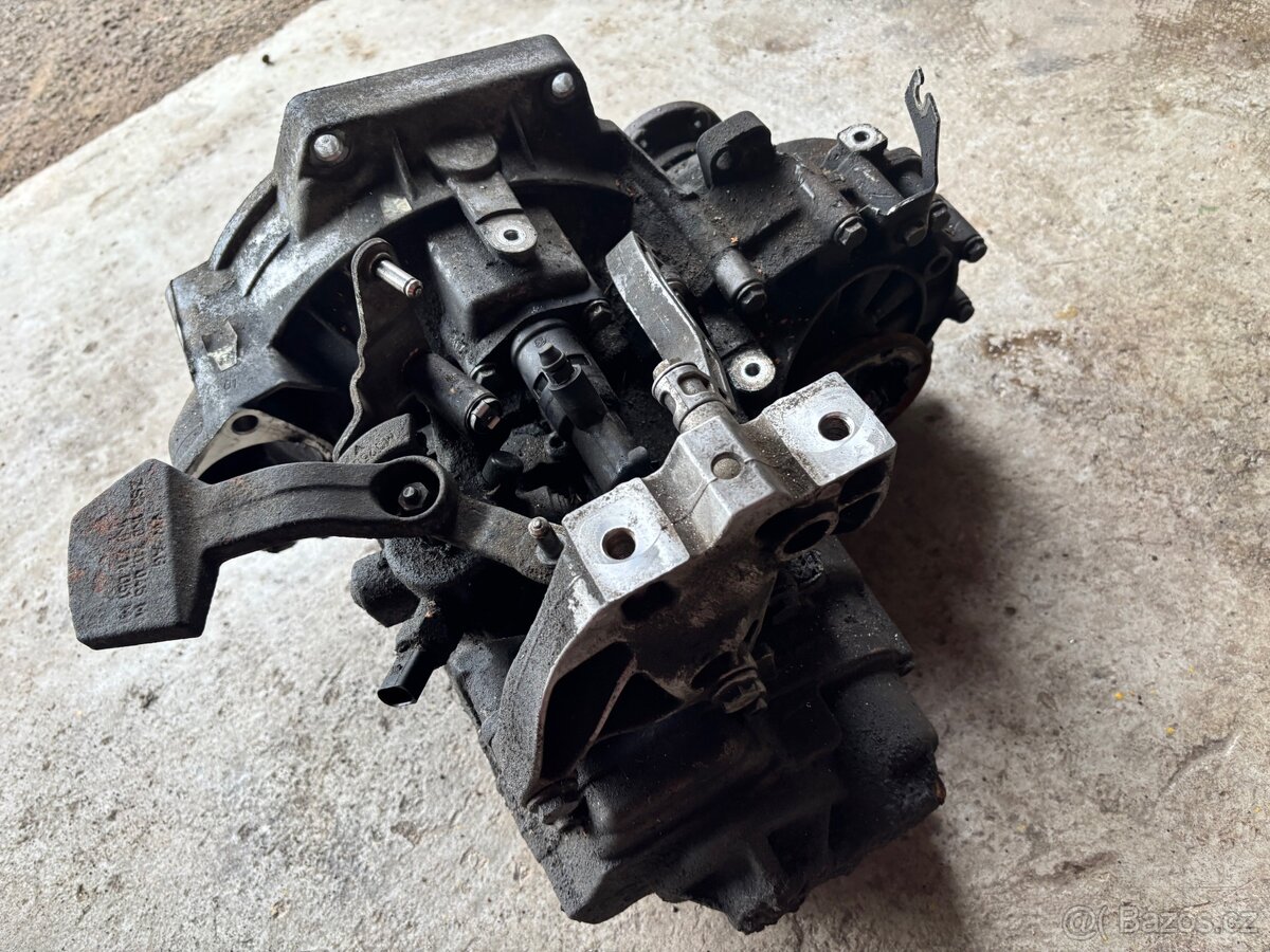 Díly Octavie 2 vw touran 1 - 4