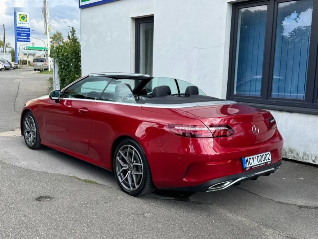 Mercedes-Benz Třídy E, 200 Cabrio - 4