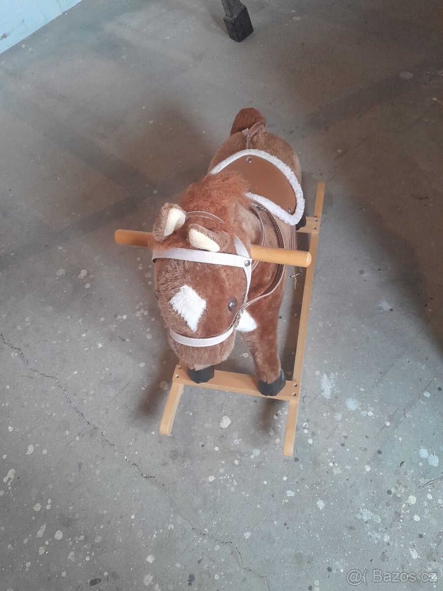 Houpaci kůň - 4