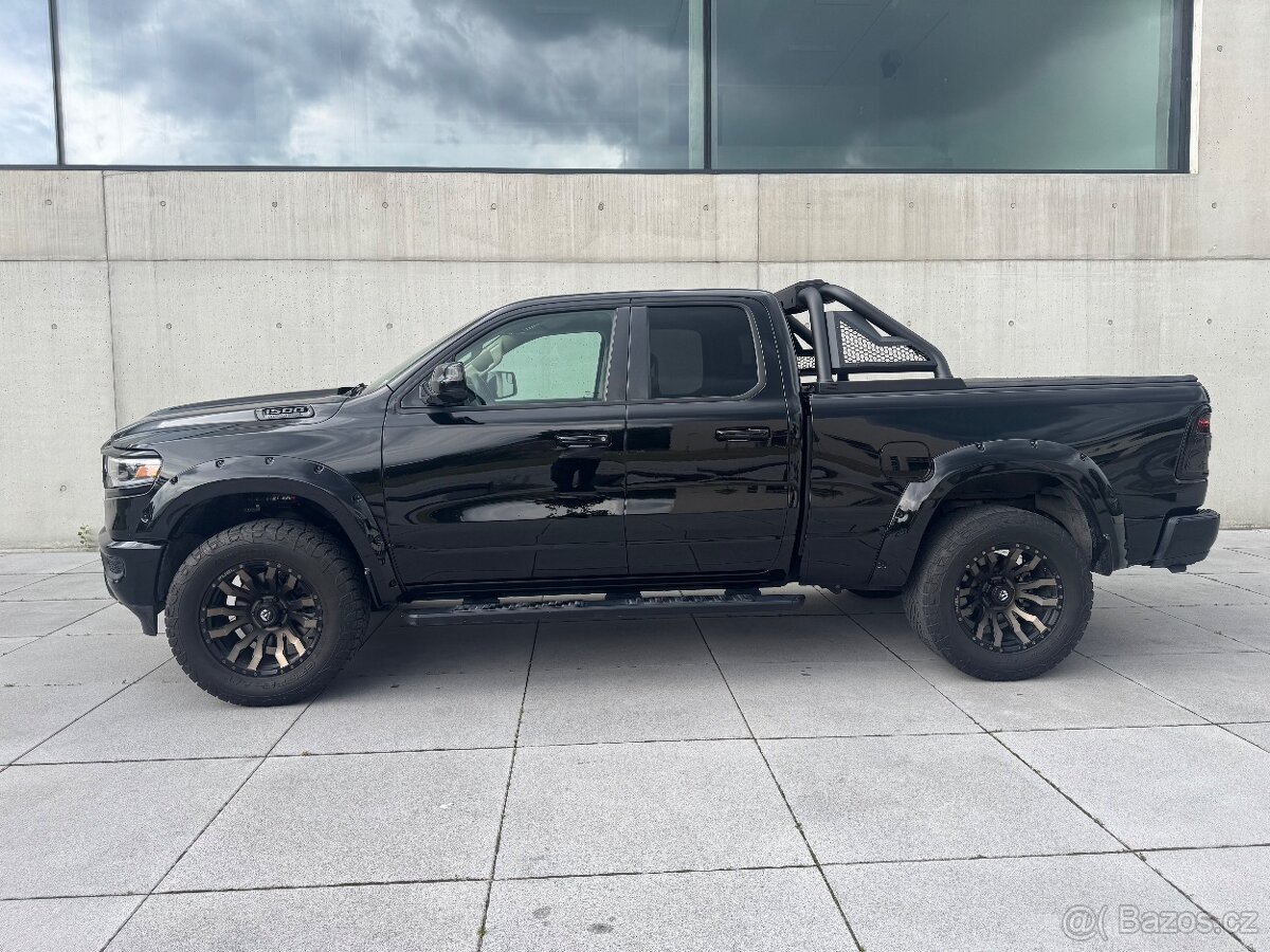 Dodge Ram 1500 5.7 HEMI 2019 55tis.km Klapka výfuku