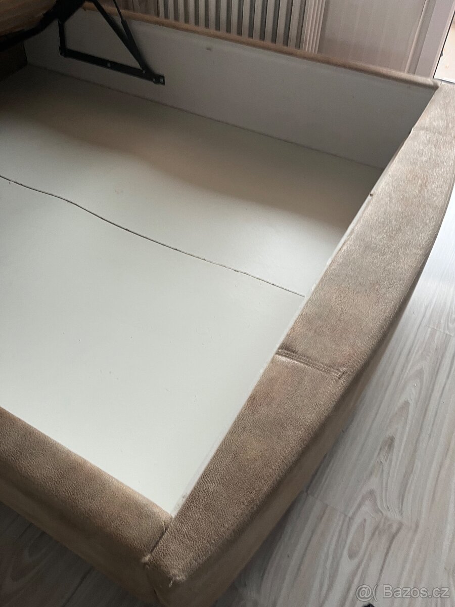Postel z úložnem prostorem - 4