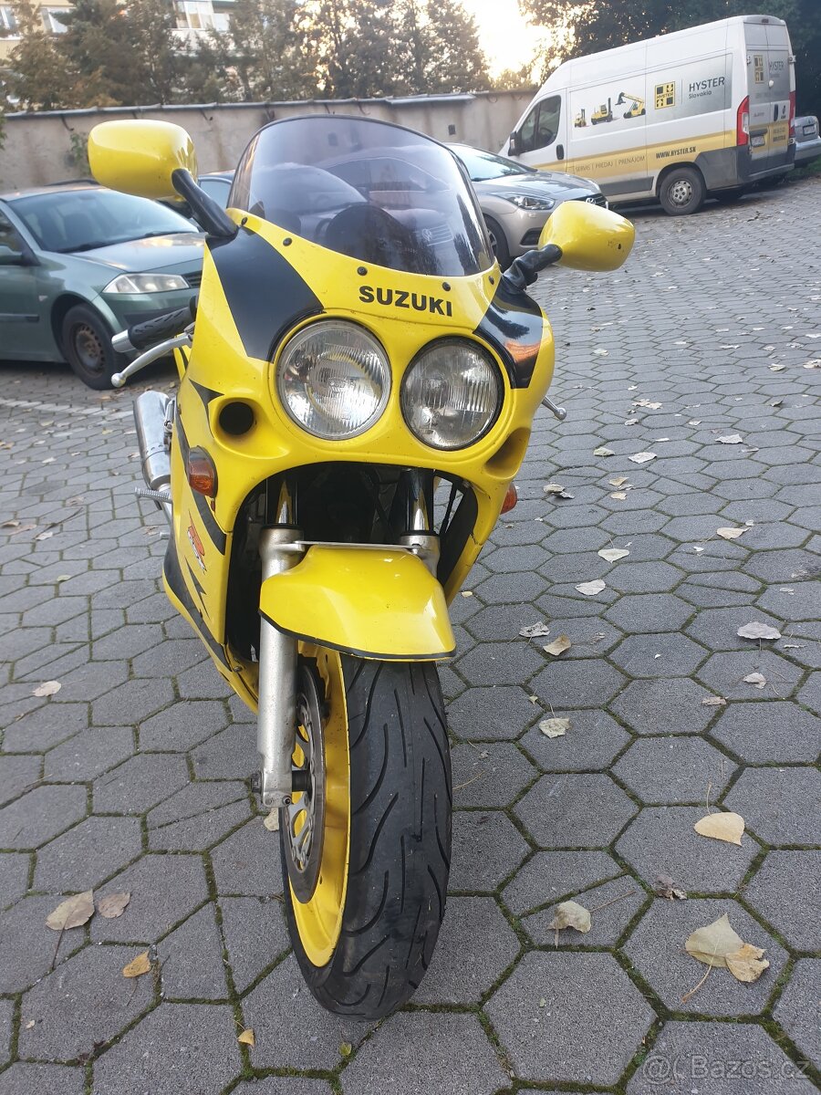Suzuki gsx750r - 4