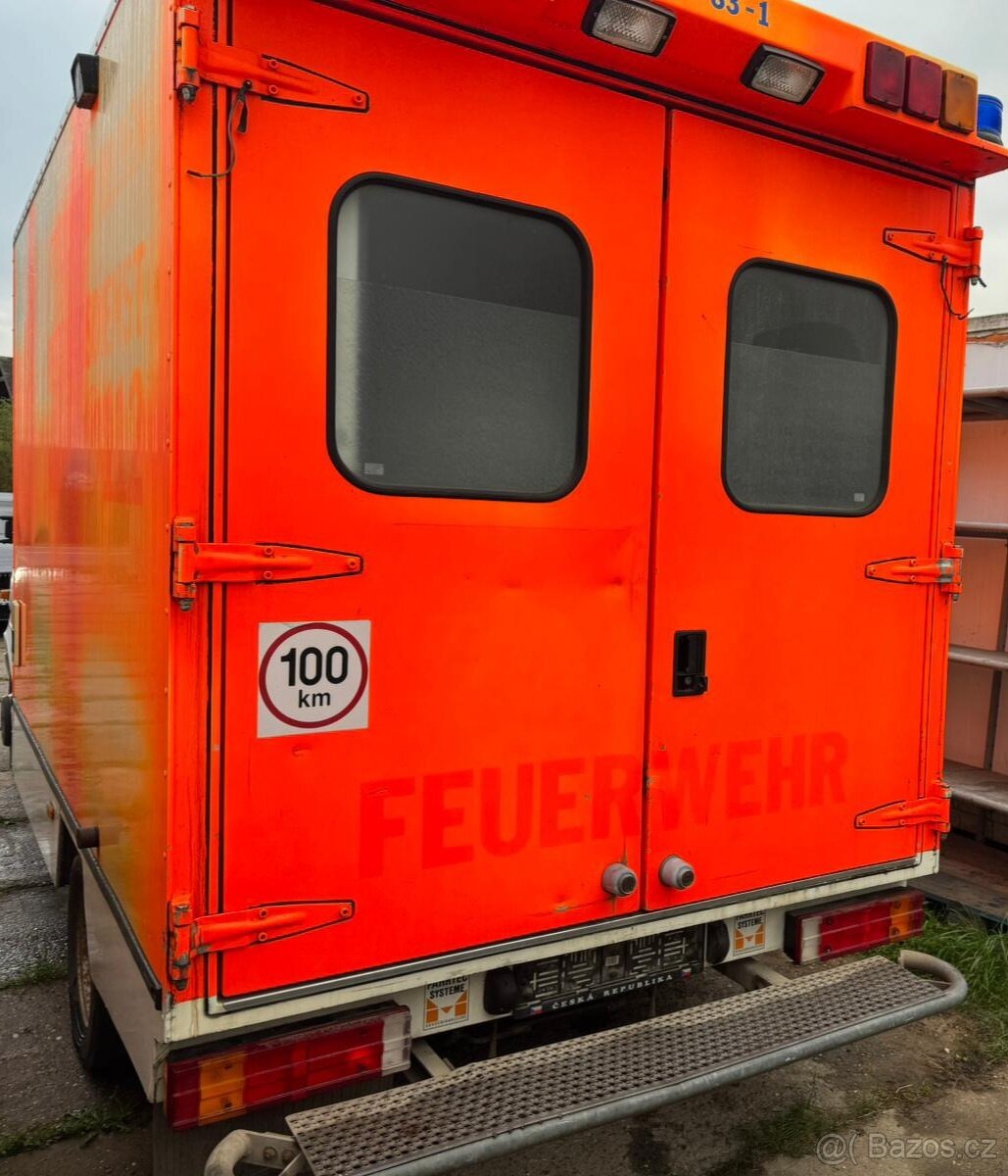 Nástavba ze sanitniho vozidla. - 4