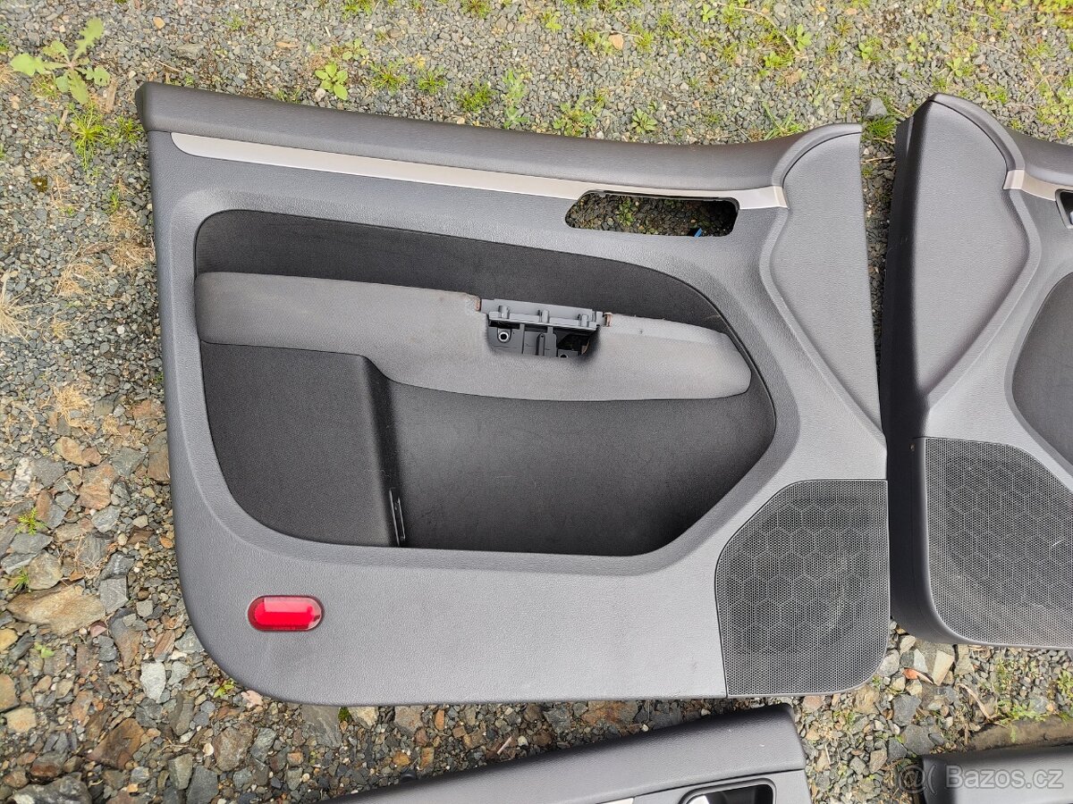 Sedačky, tapeci Touran - facelift - 4