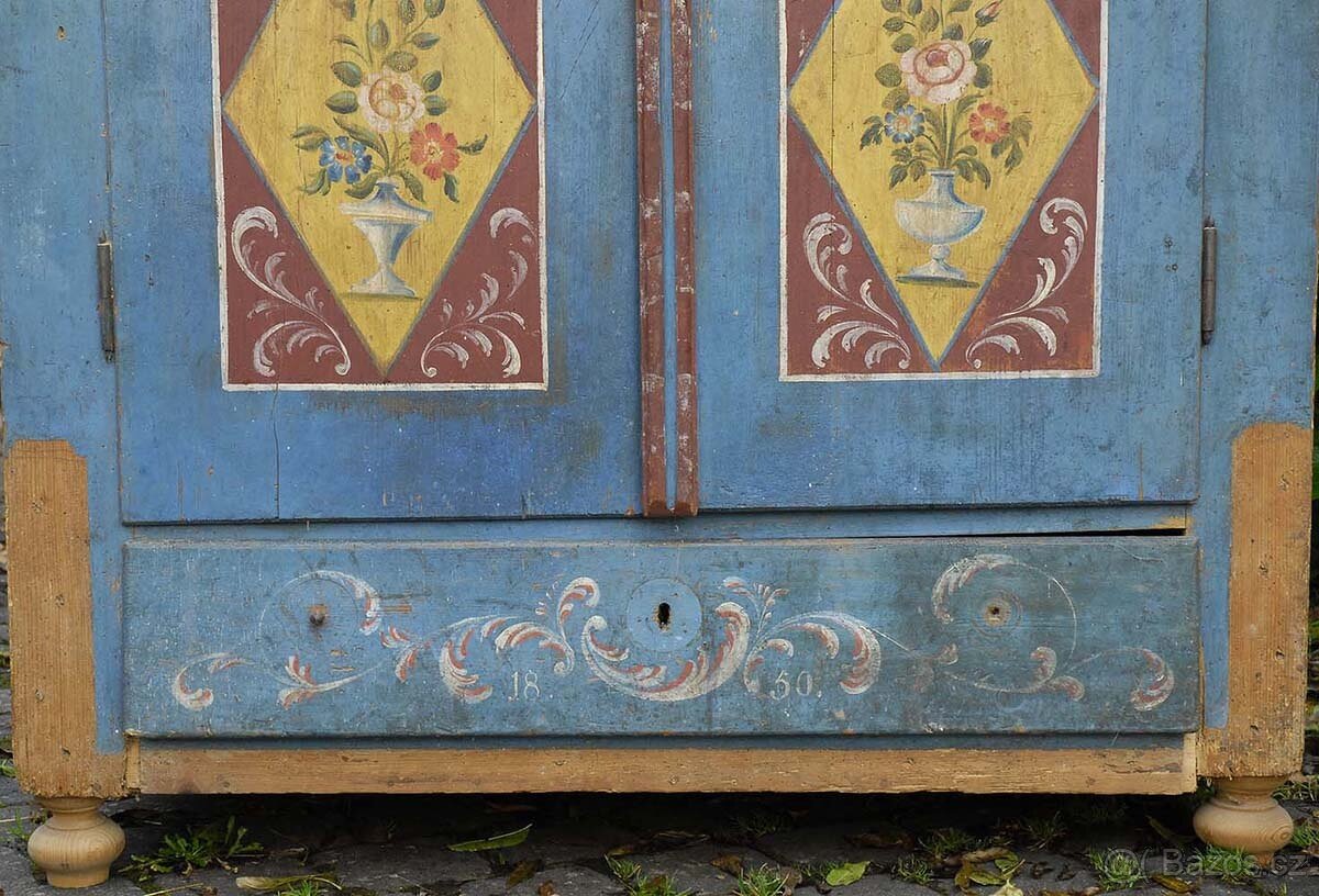 Prodáme lidovou malovanou skříň - 4
