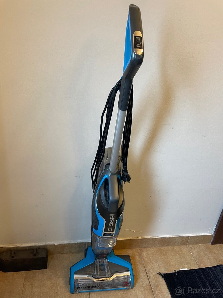 Tyčový vysavač Bissell CrossWave - 4