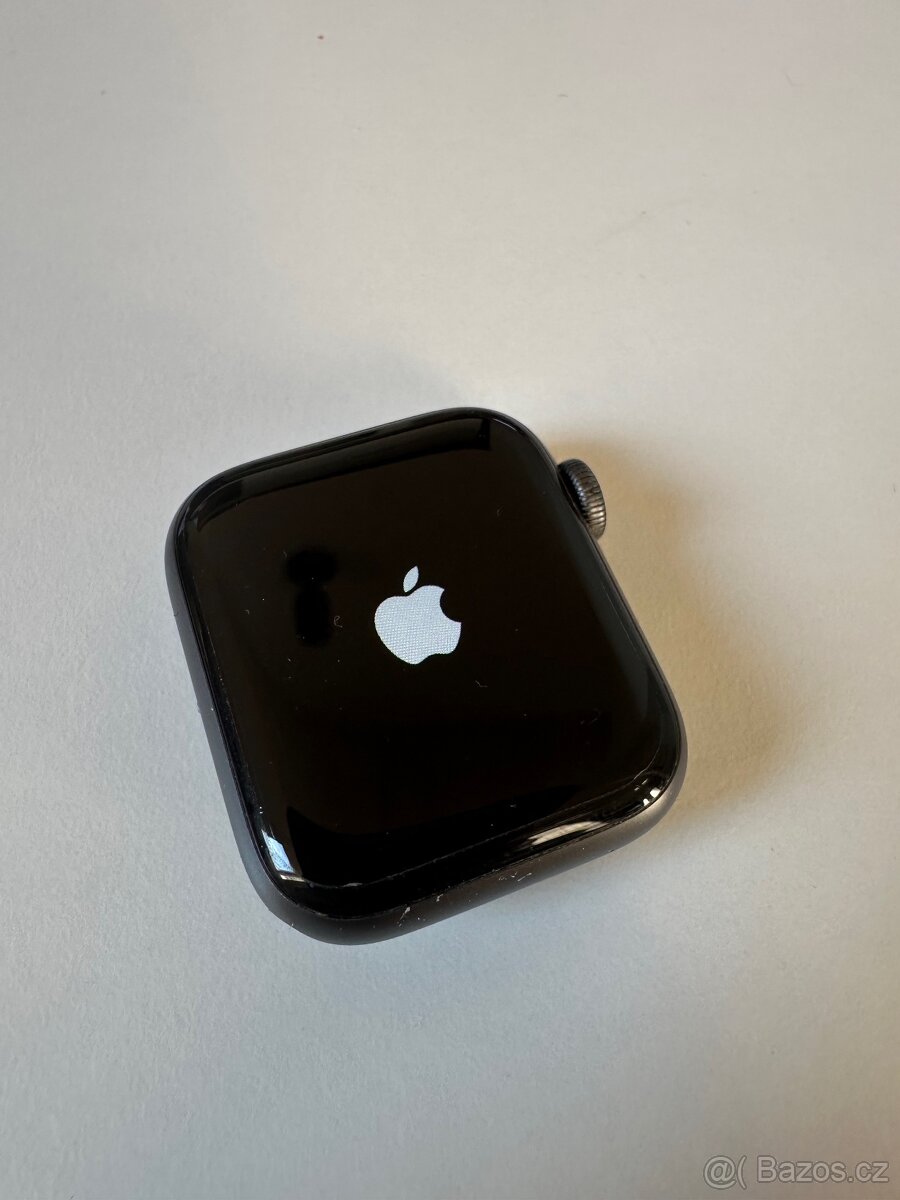 Apple Watch 4 40 mm Space Gray - 4
