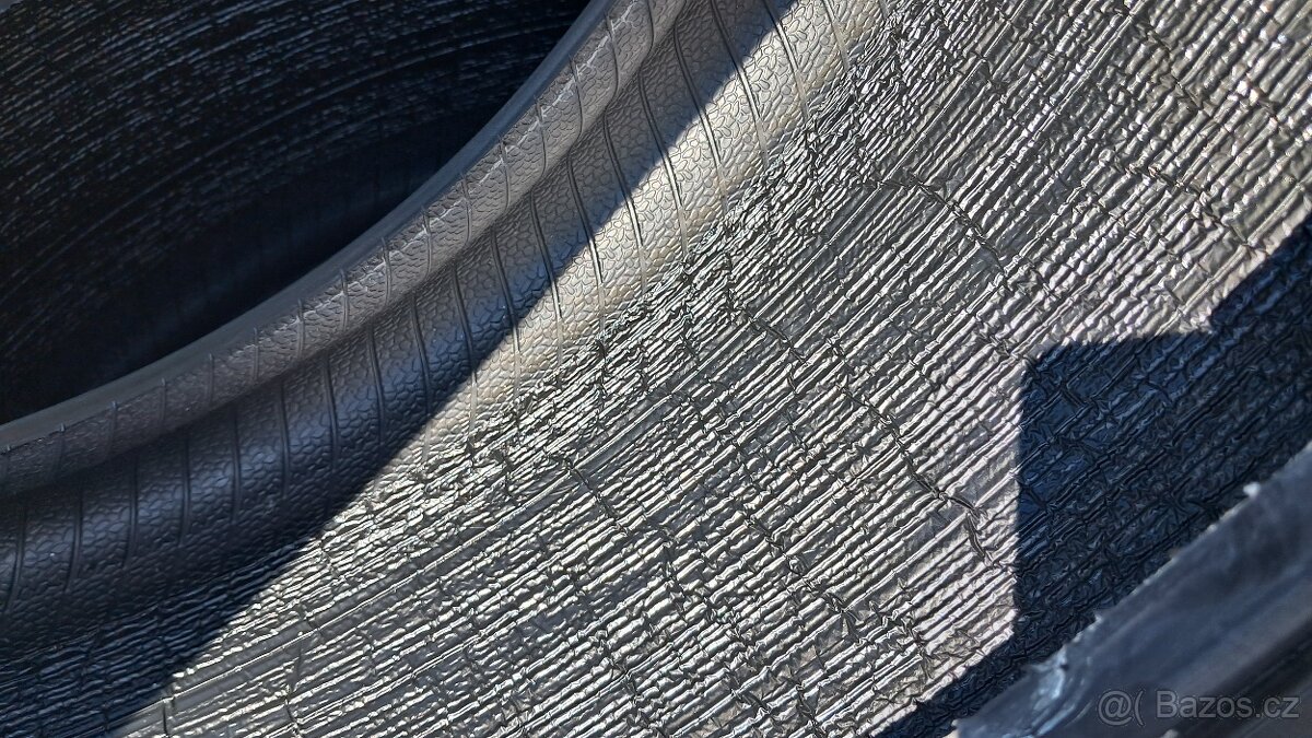 Pirelli P Zero 245/35 R19 - 4