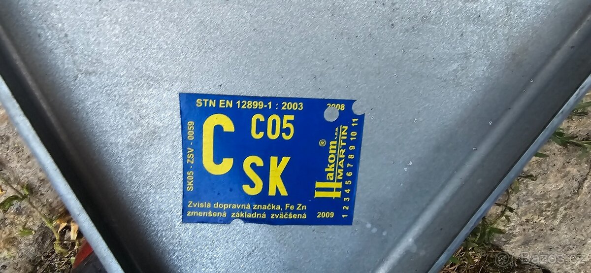 Dopravní značka - pozor chodci - 4