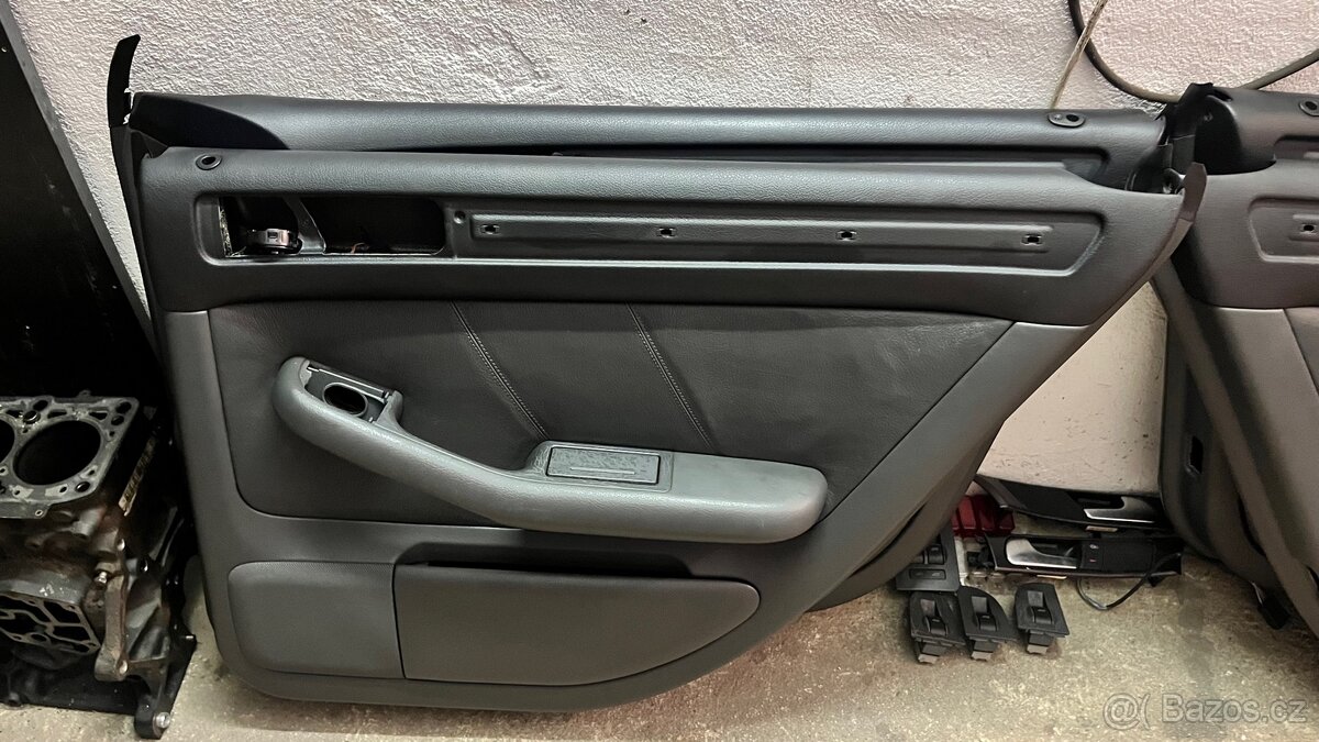 Audi A6 C5 - roletky, tapecirunky obložení dveří - 4