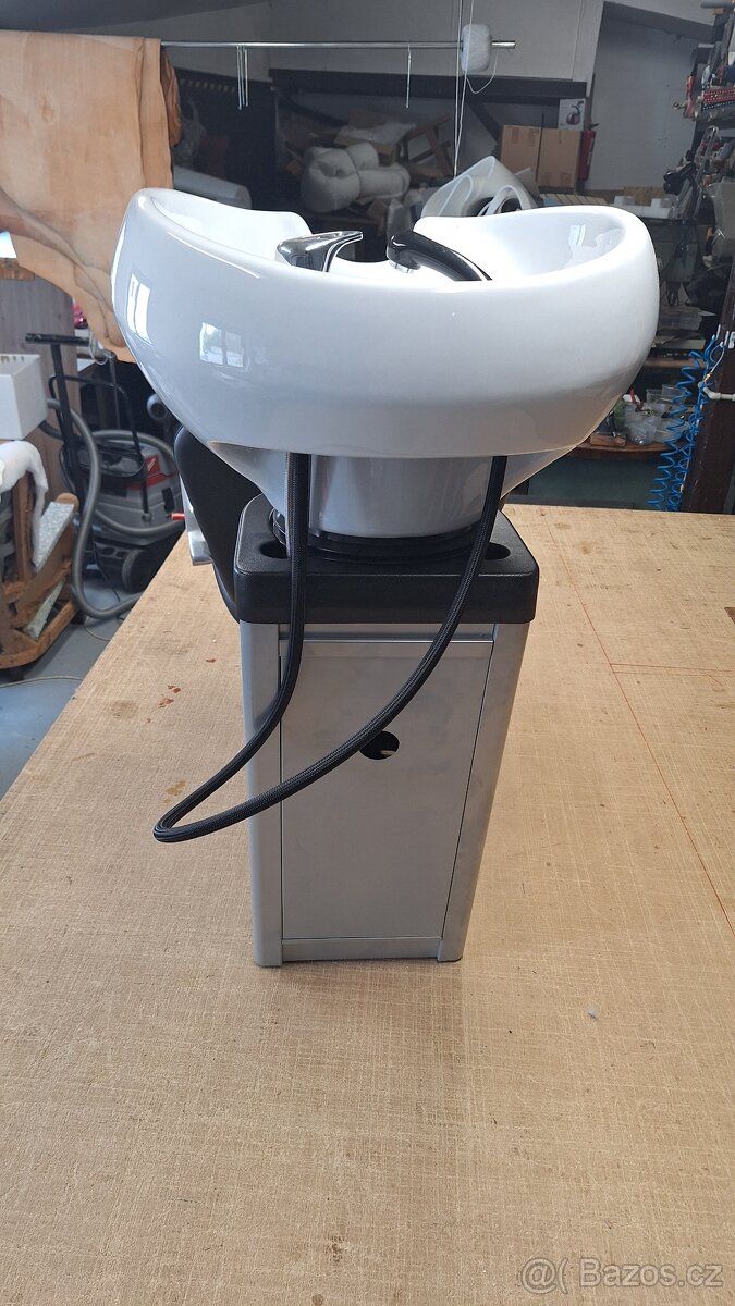 Kadeřnický mycí box - 4