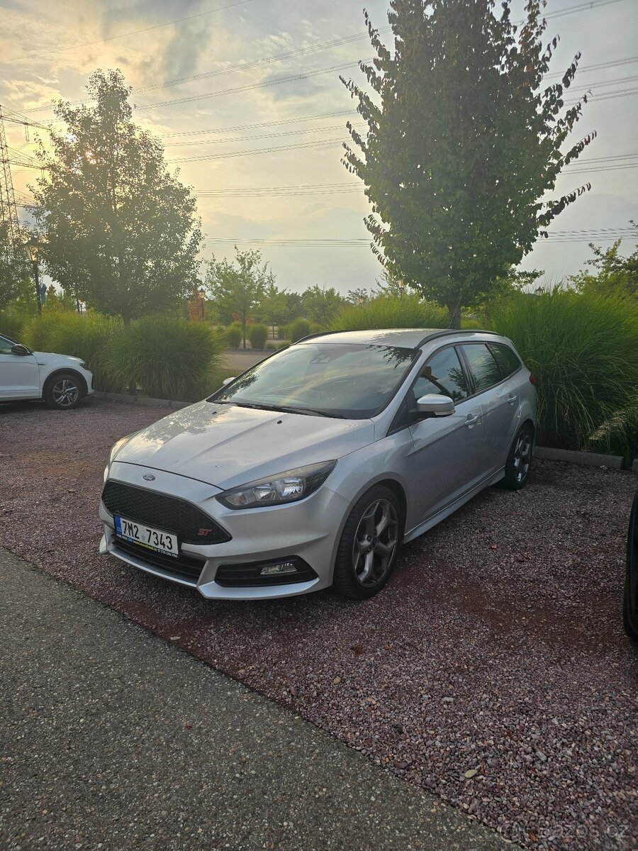 Ford Focus ST - 4