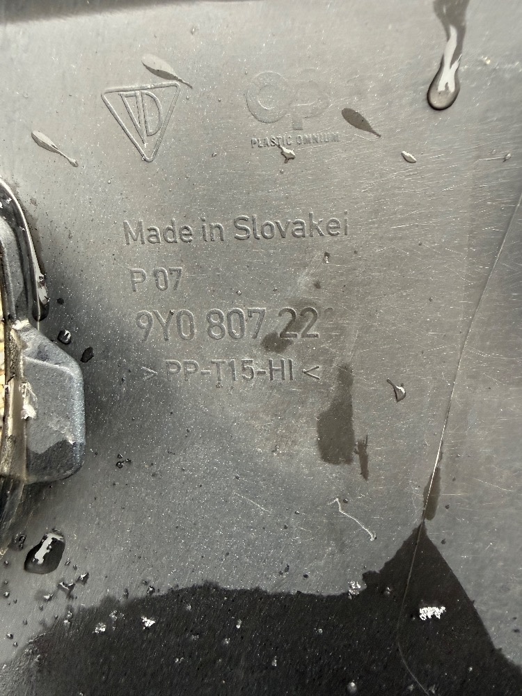 Prodám přední nárazník Porsche Cayenne III - 4