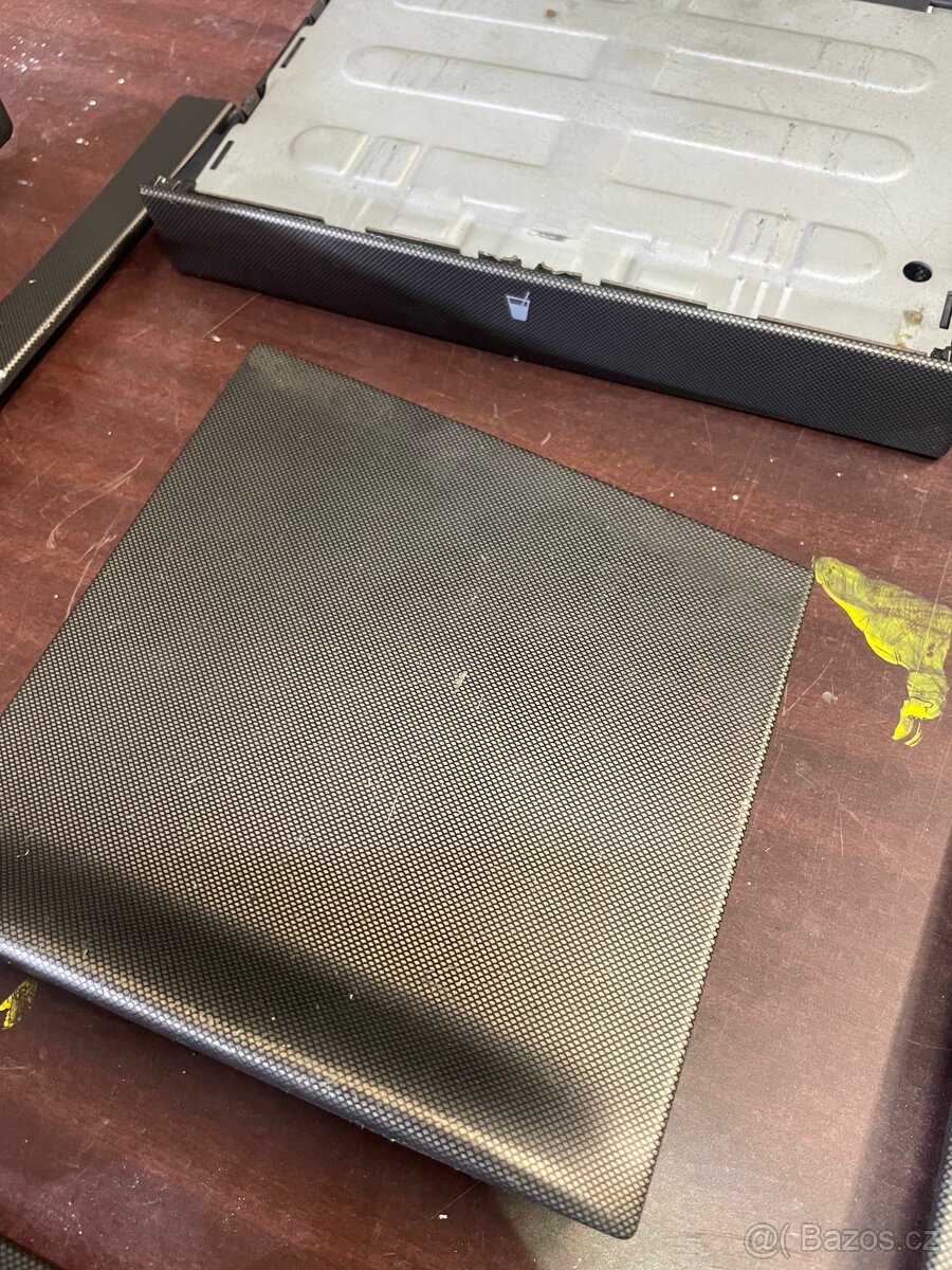 Tmavý NETZOPTIK dekor pro VW Bora & Golf 4 - 4