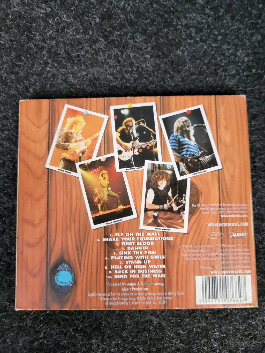 AC DC flon the wall - 4
