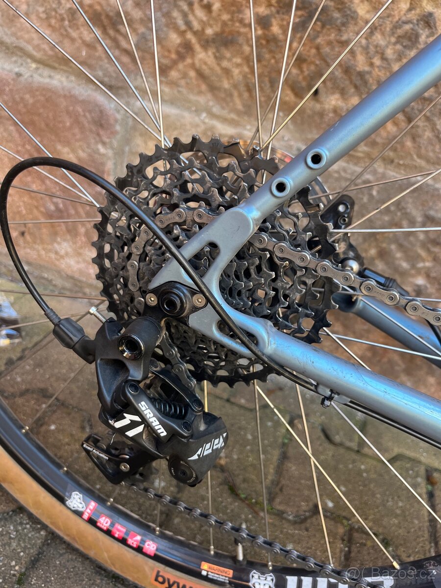 Gravel bike Vitus - 4