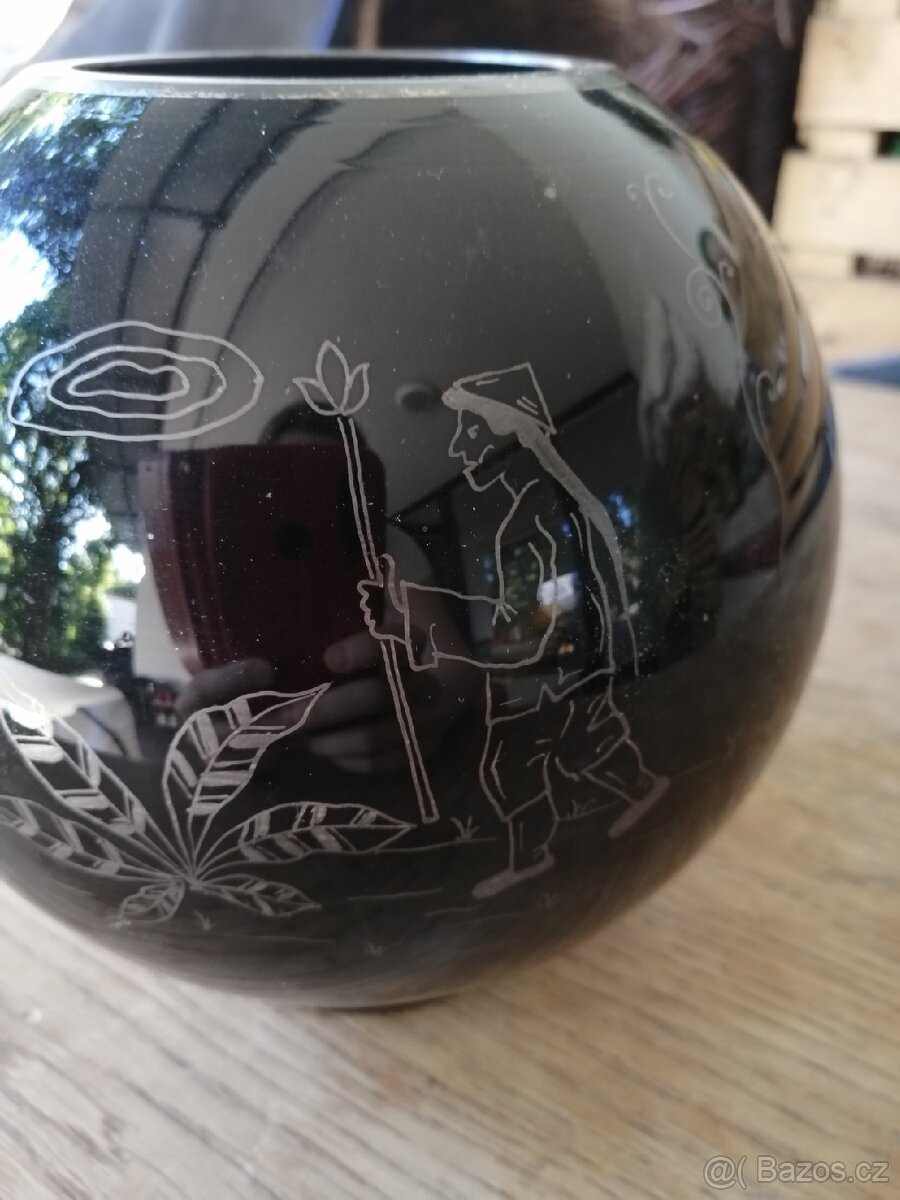 Černá kulatá váza - 4