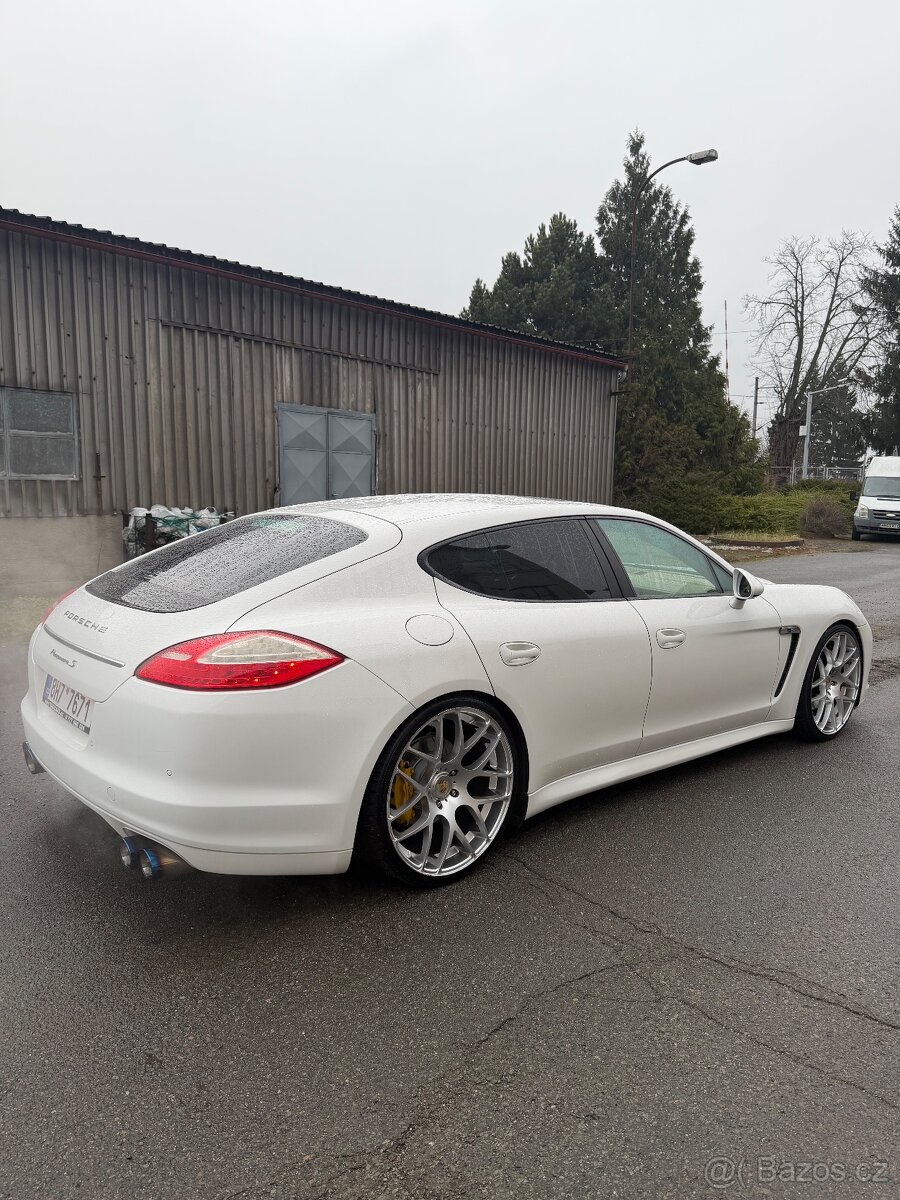 PORSCHE PANAMERA S - 4