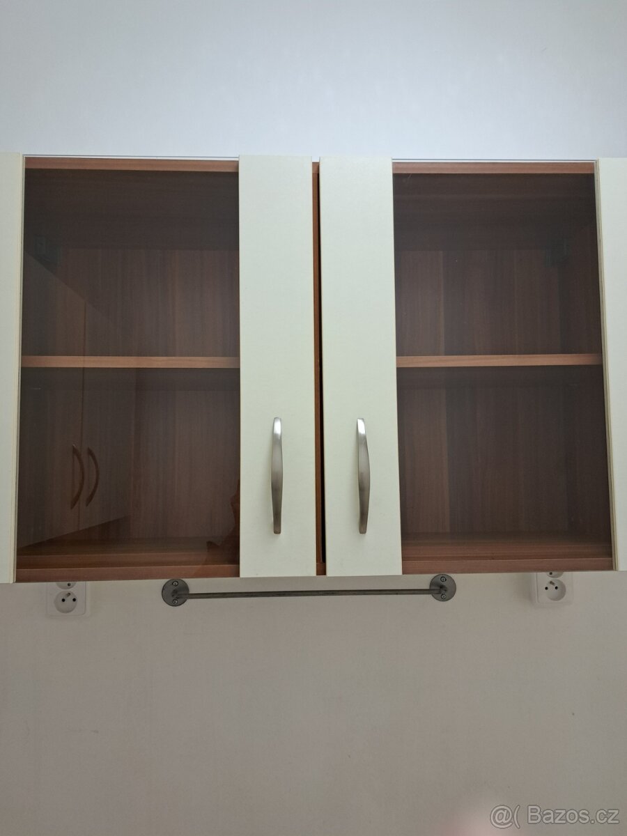 Malá kuchyňská linka ve výborném stavu - 4