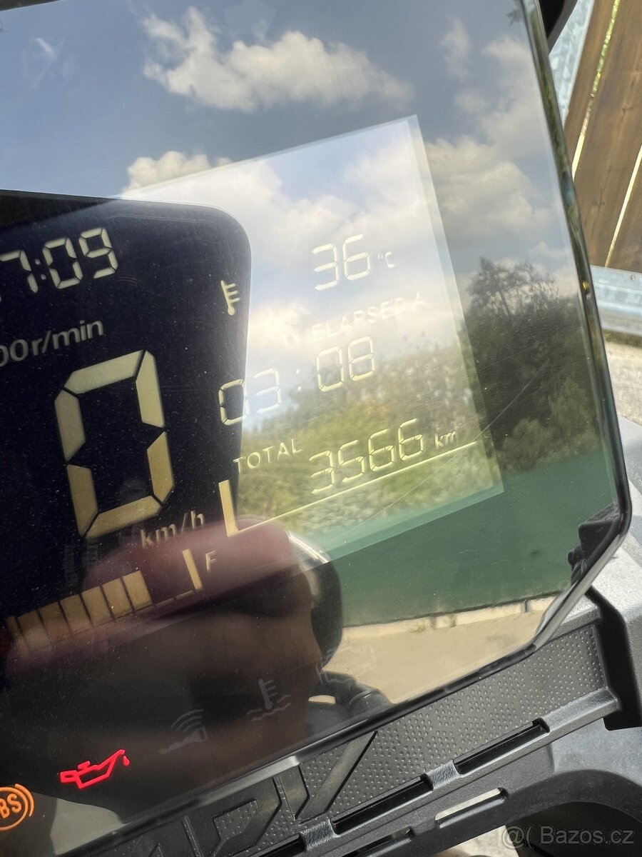 Skútr Honda ADV 350 A - 4