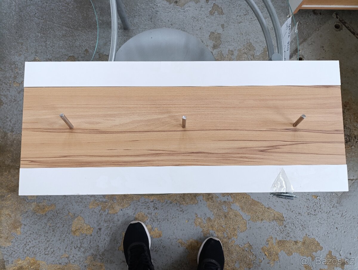 Nové zabalené věšáky. - 4