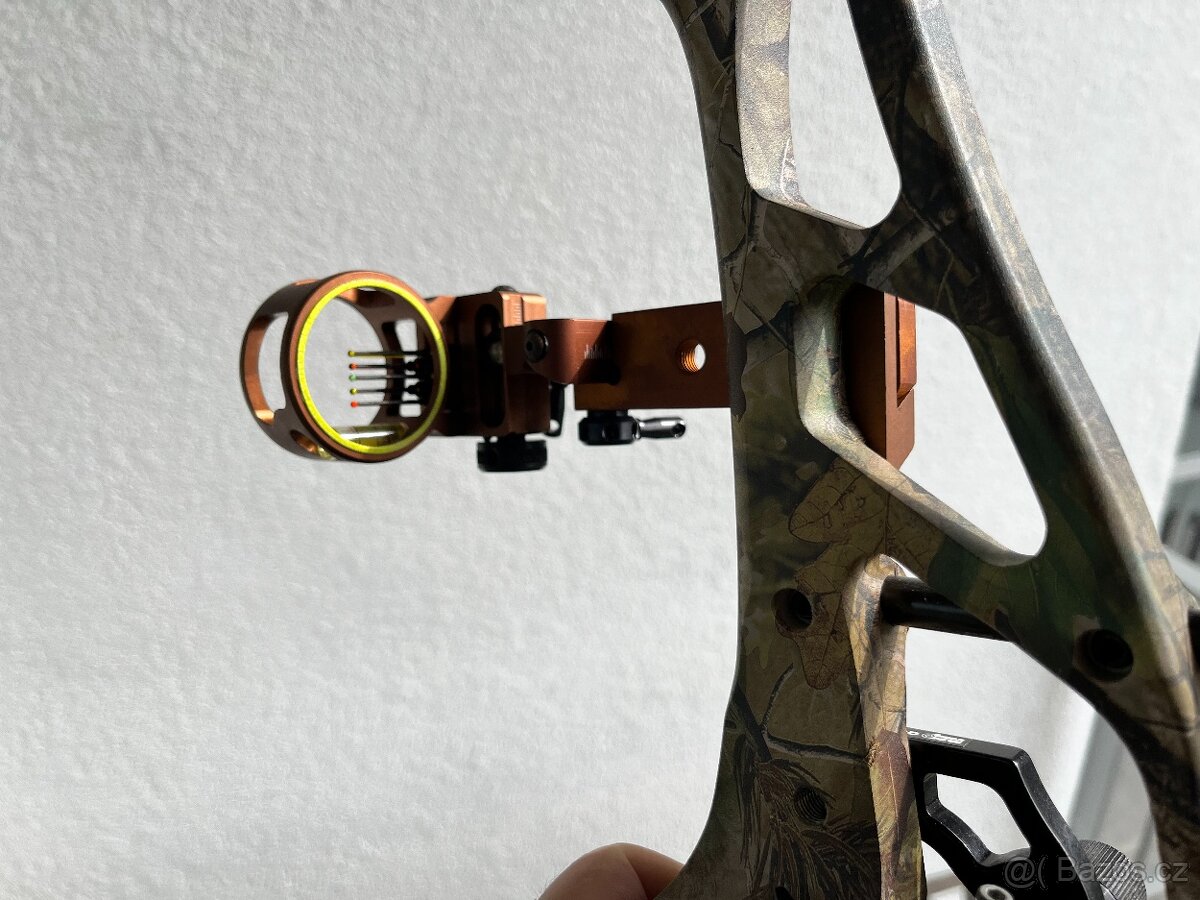 Kladkový luk Hoyt - 4