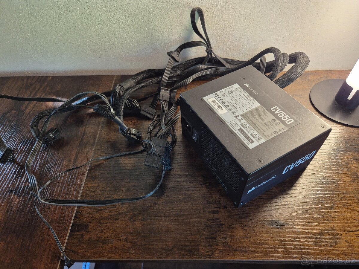 Corsair CV550 - 4