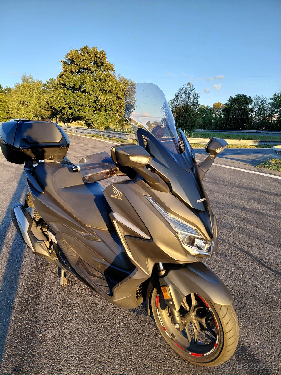 Honda Forza 350 - 4