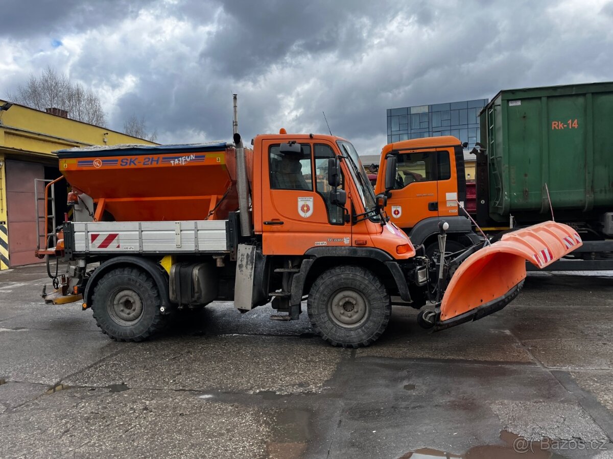 MB UNIMOG U 300 4X4