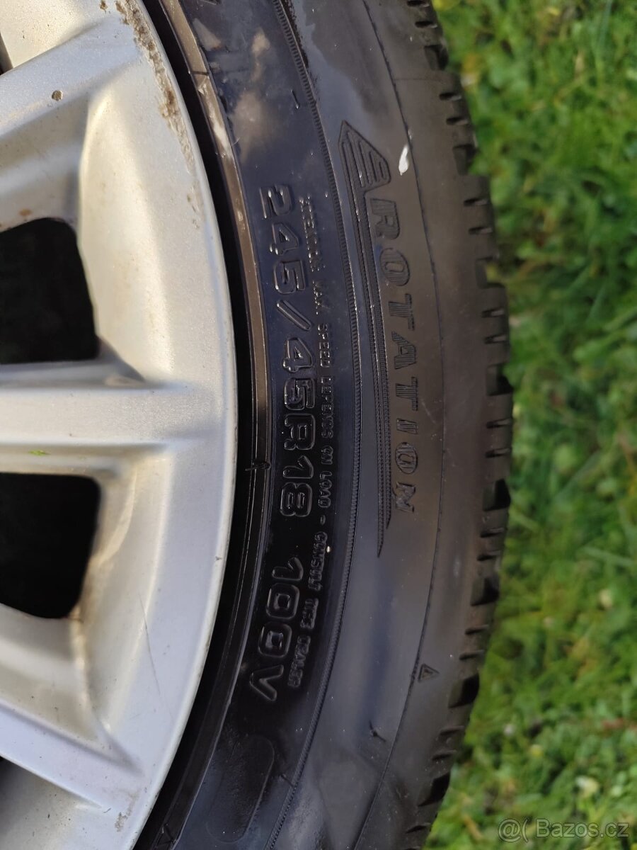 Kola Bmw r18 245/45 - 4