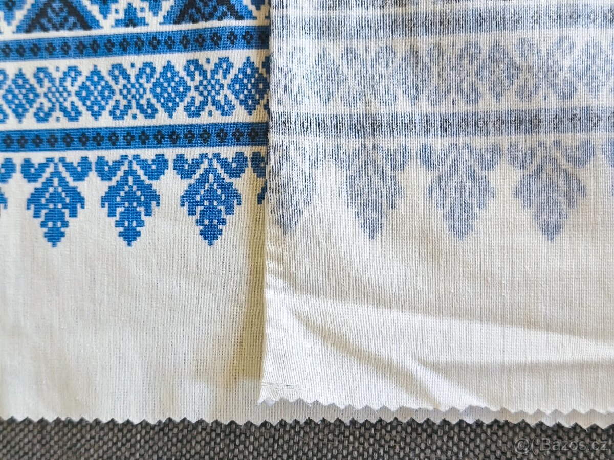 Bavlněný ubrus s modrým folklorním vzorem - 4