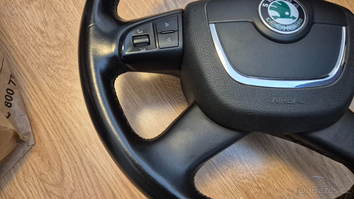 KOŽENÝ MULTIFUNKČNÍ VOLANT ŠKODA OCTAVIA 2 - 4