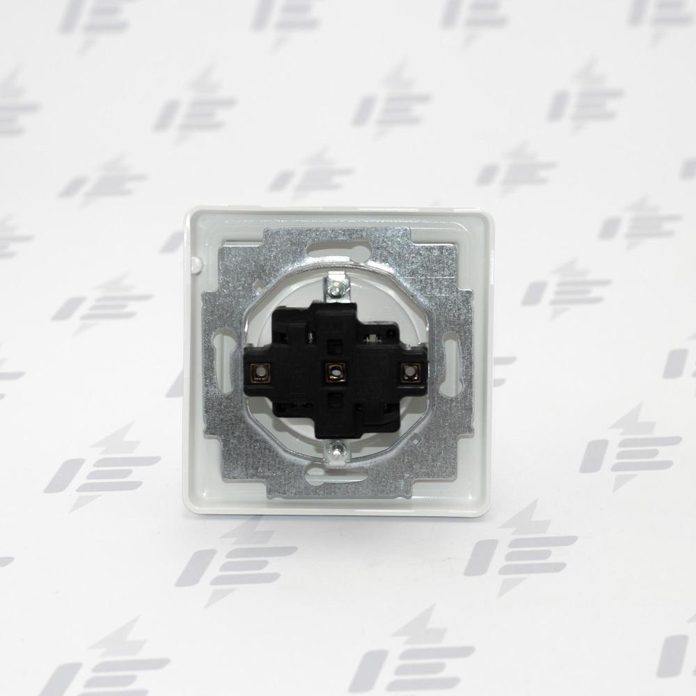 Zásuvka ABB Classic - 4