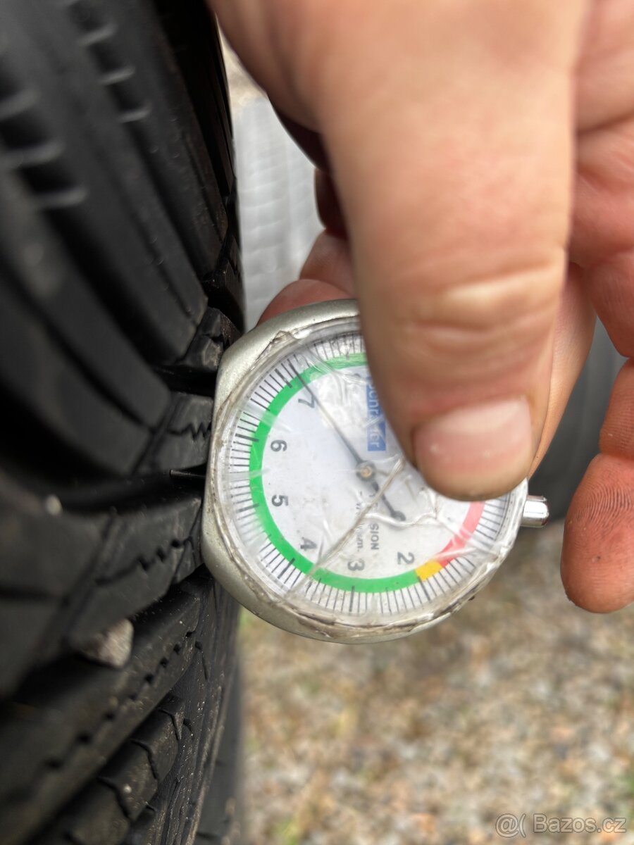 215/40/17 celoroční pneu - 4