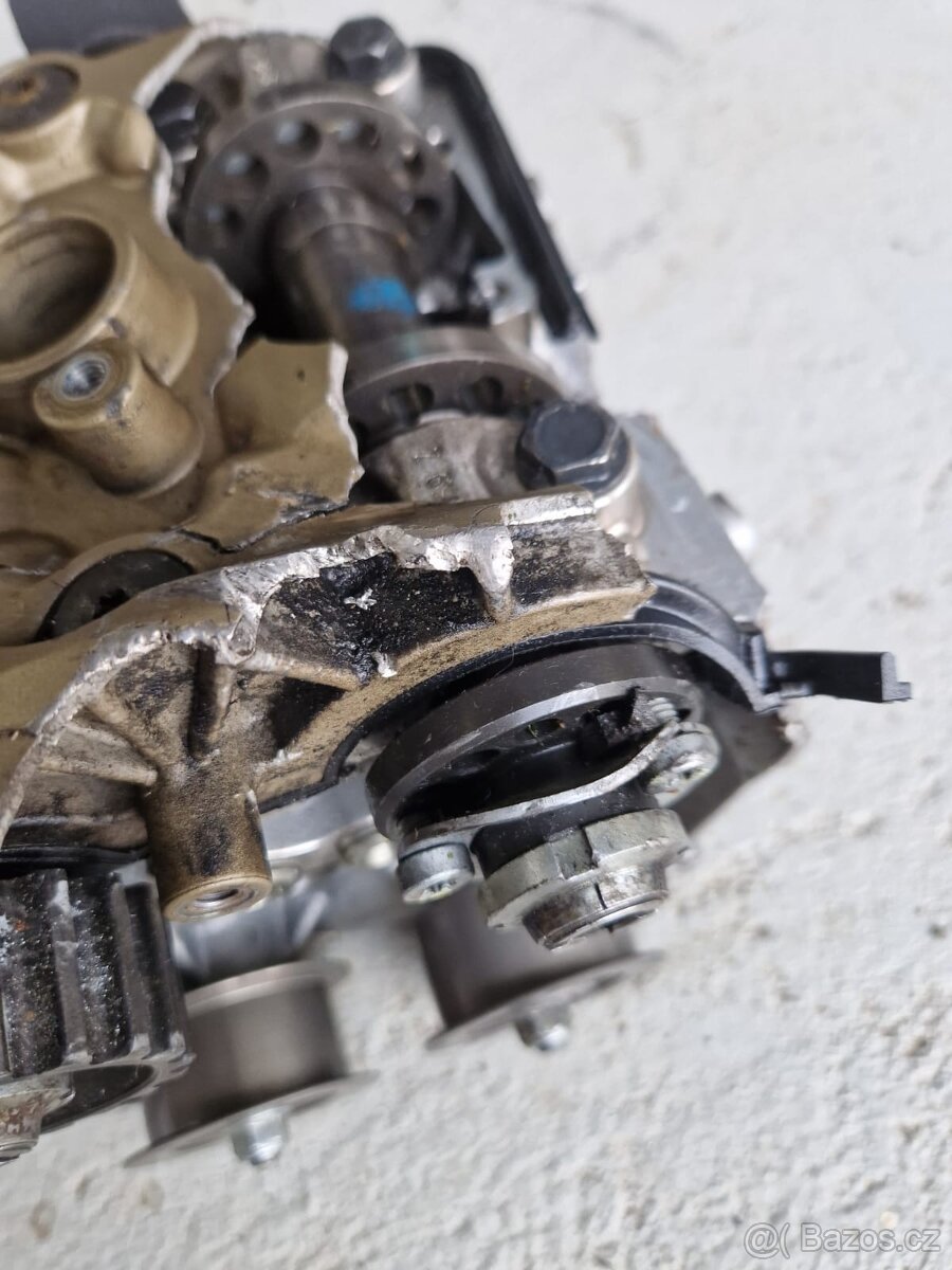 Ducati 1098 S 2008 Motor Hlava Válce Poškozená - 4