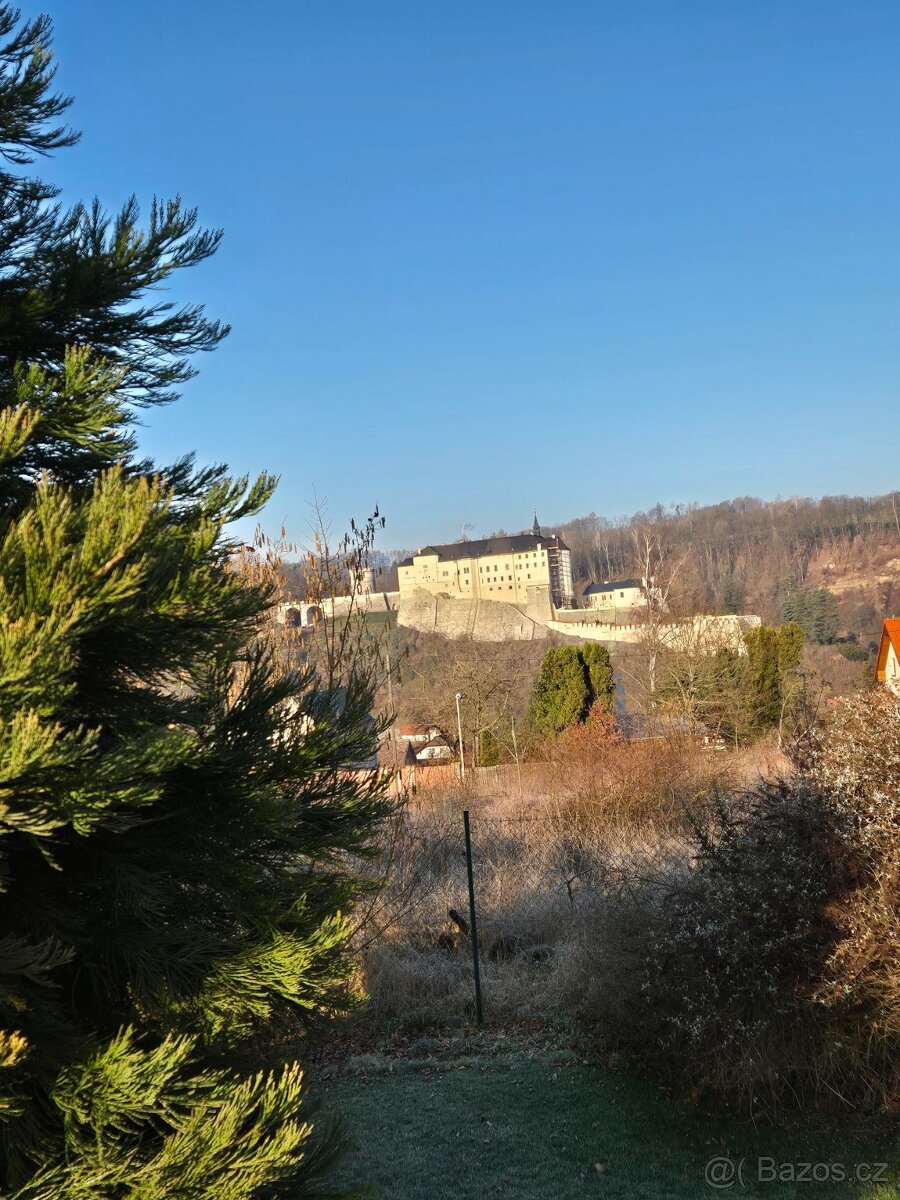 Stavební pozemek s výhledem na hrad - 4