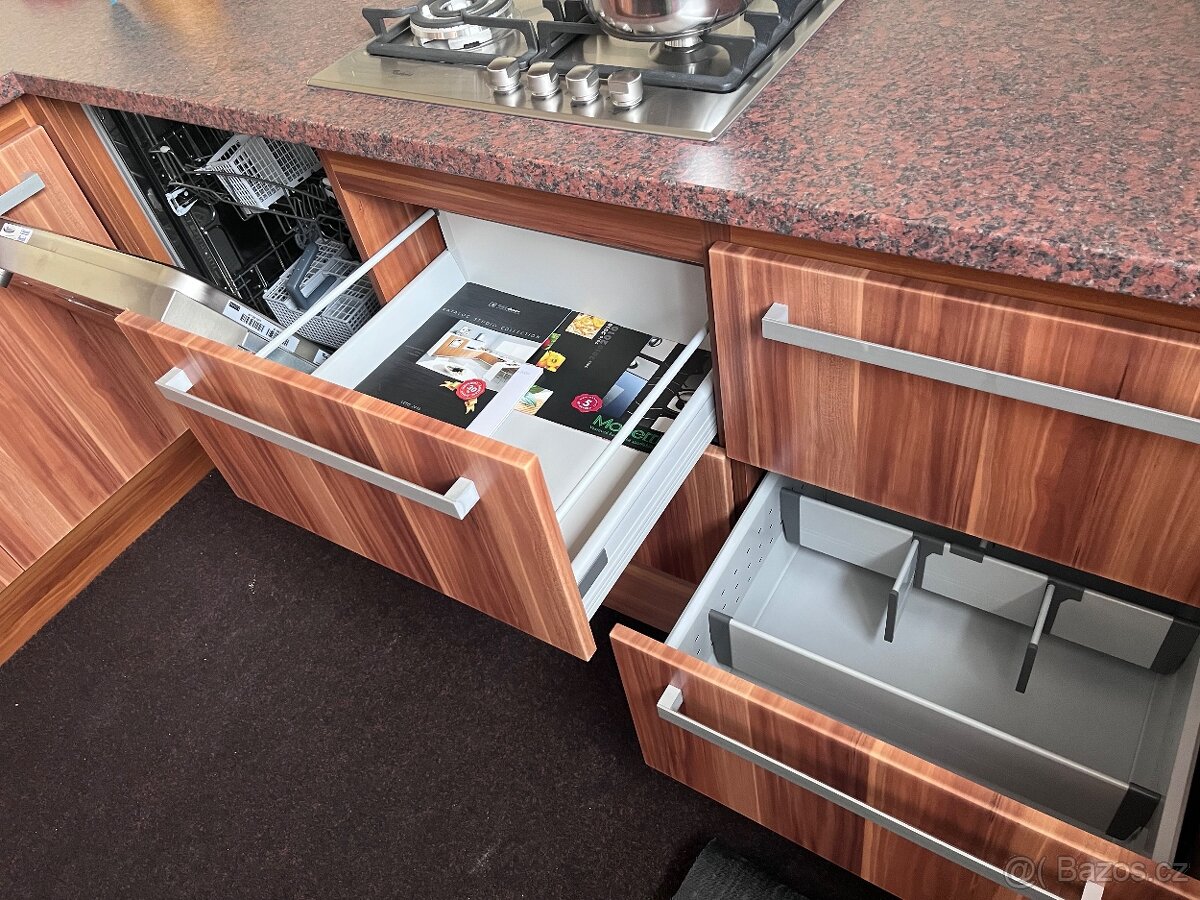 Kuchyňská linka NOVÁ - 4