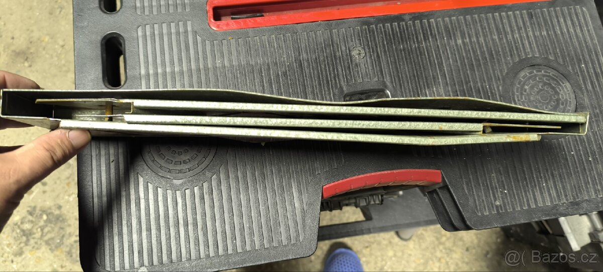 Výstražný trojúhelník - 4