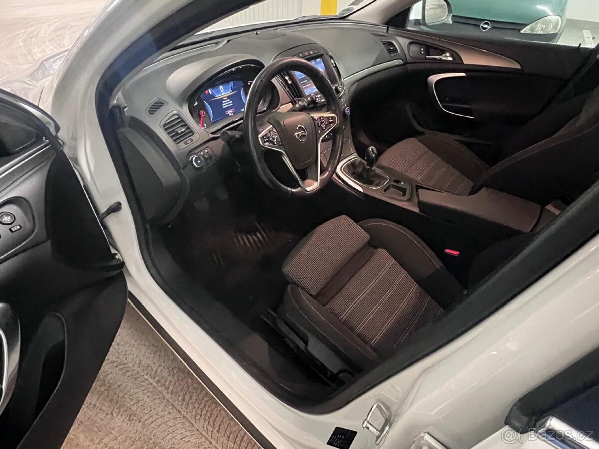 Opel Insignia Sports Tourer - 4