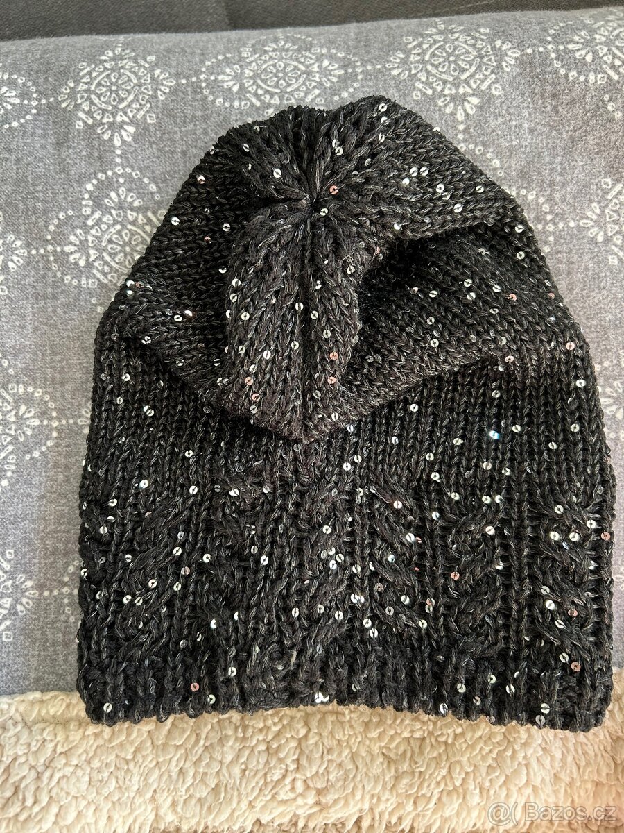 Krasna, nova cepice znacky Relax - 4