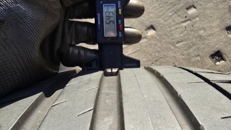 Letní pneu 225/40/18 Michelin - 4