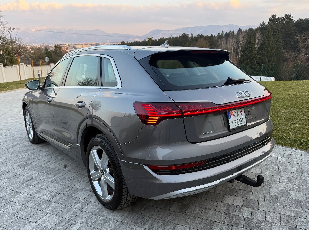 2021 Audi E tron 50 Premium - 4