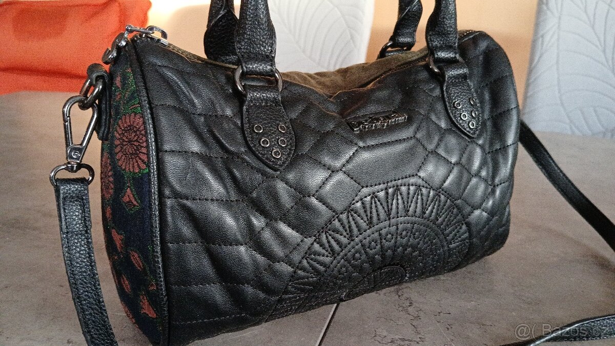 Menší kabelka Desigual - 4