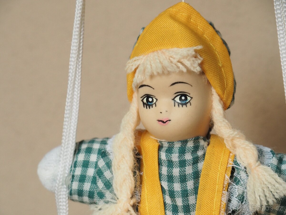 Porcelánová panenka - dvojice na houpačkách - 4