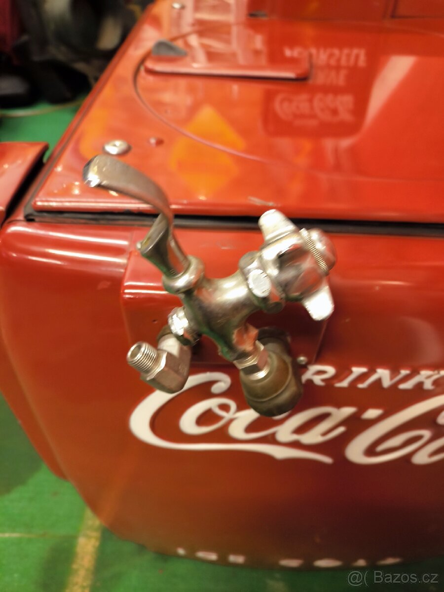 automat na Coca Colu vendo Machine - 4