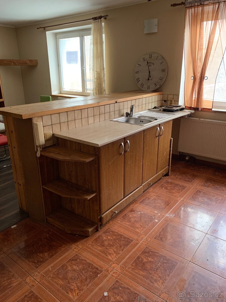 Prodej RD 7+kk v obci Ivaň PRODÁNO - 4