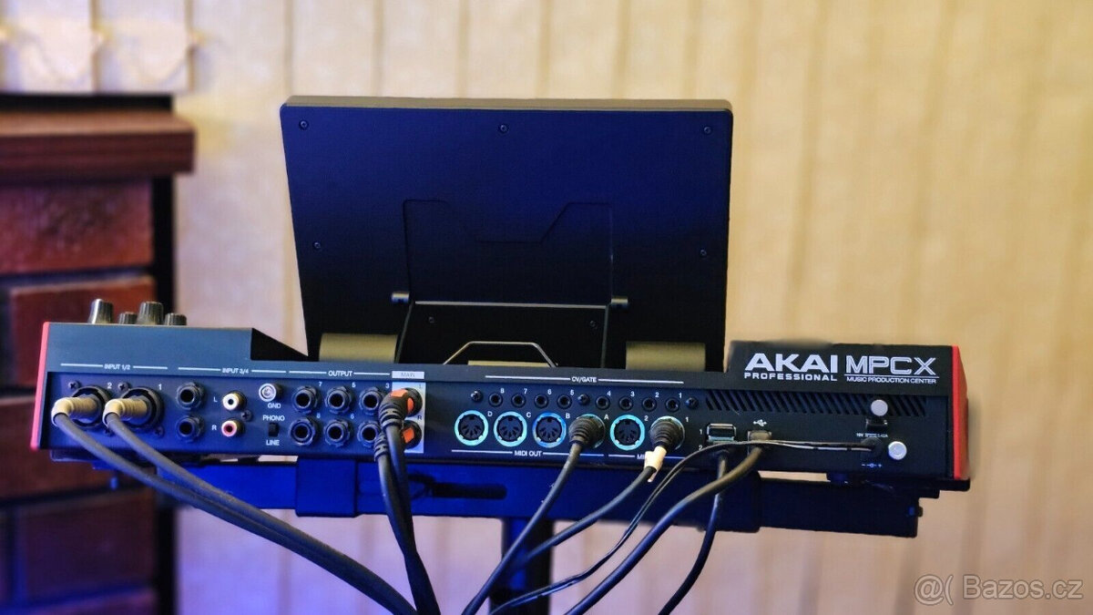 AKAI MPC X + kryt Decksaver + 500GB SSD + spousta bonusů - 4